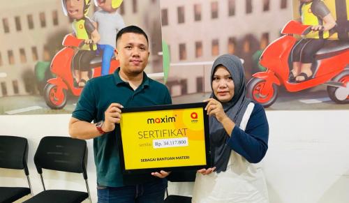ypssi-beri-dukungan-senilai-rp34-juta-ke-pengemudi-maxim-yang-alami-lakalantas-di-palembang